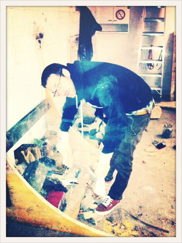 Sylvain, filling up the shit.