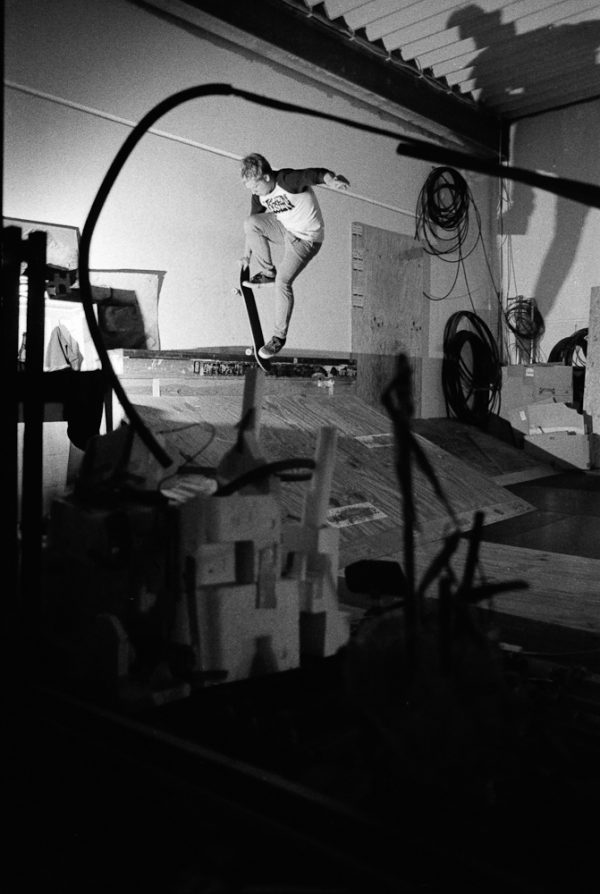 Lu, Blunt Nosegrab to fakie.