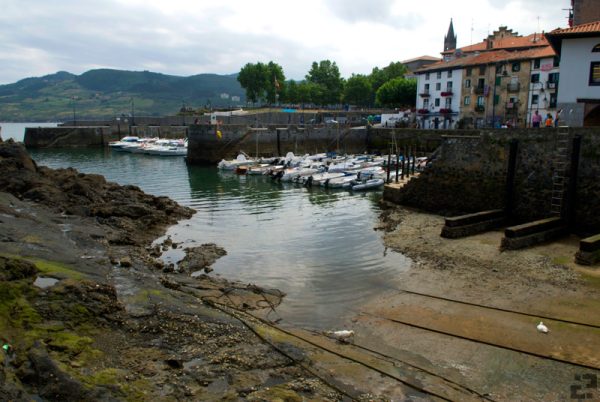 Mundaka Harbor