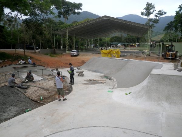 Overview of Pista de Skate. Ilhabela, Brazil.