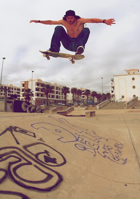 Martyn Thomas. Fat ollie over the hip. 
