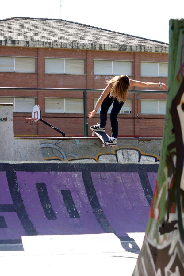 Backside lipslide in Mugia. Photo: Xabi Goitisolo. 