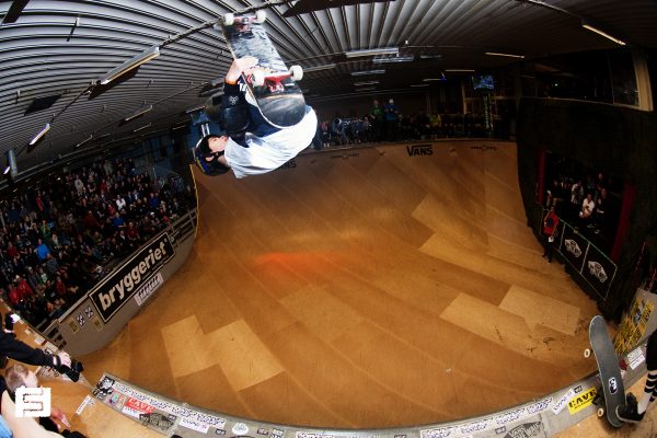 Yuto Horigome. Youngest dude there, from Japan. This kid rips with style. 540 spin.