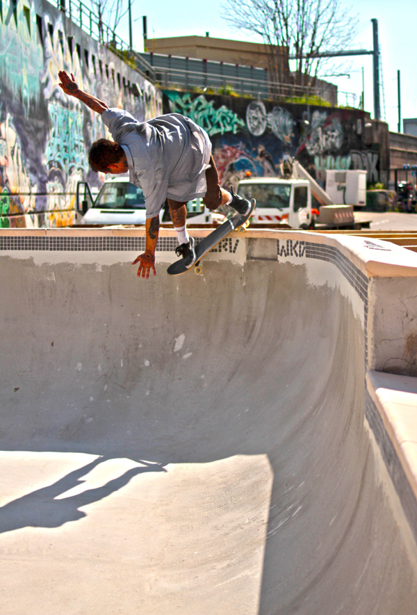 Julien Benoliel. Backside smith. Photo: Damien Raveau - LeSiteduSkateboard