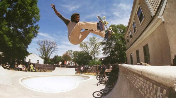 Julian Etheridge. Frontside air on the quarter. Photo: Carlos Santori