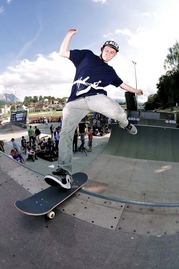 Chris Haake. One footed rock to fakie.