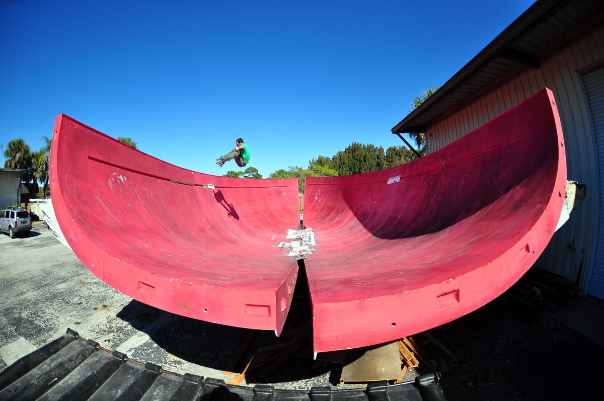 Joe Marrara. Ollies above the lip of the boat hull. Florida. Photo: Ken Forsyth.