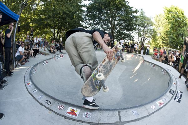 Max Shradder. Backside Boneless. Photo: Jo Hempel