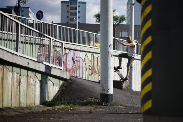 Roman Spacek. Frontside noseblunt.  Photo: Daniel Daus.