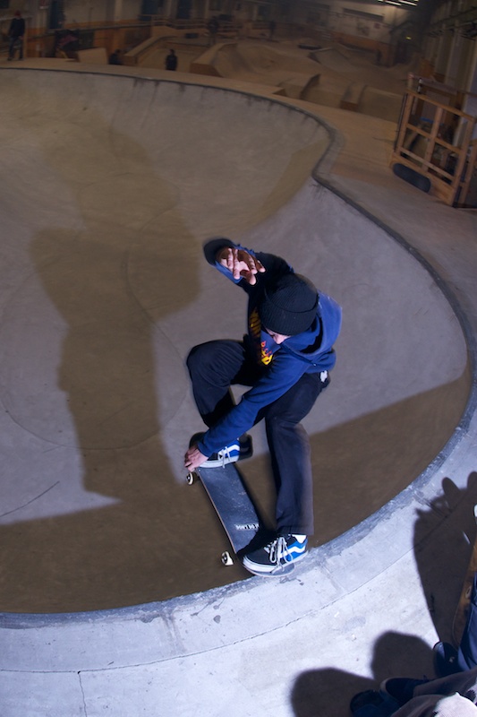 Max Shrädder from Stuttgart showed up late, and fired the session back up. Crailslide in the deepend.