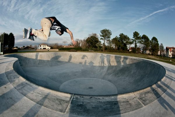 Javier Mendizabal. Backside air at Benesse.  Photo: Jean Dolhats