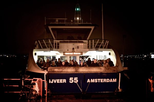 The water taxi from the parking and the location of the now non-existent skatepark of Amsterdam, but also the new M & M backyard pool style DIY bowl. 