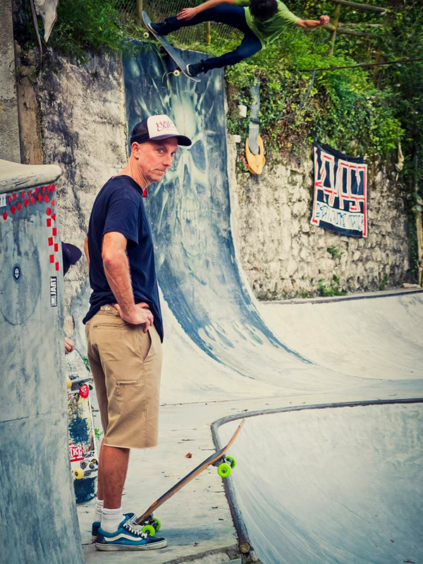 Chetos. Rock to fakie with Kevin Campbell waiting to drop in the bowl. Photo: Joseba Aldalur Tetuan.