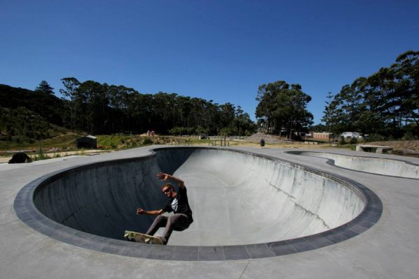 Rohan Anderson. Getting a padless grind in the deepend in 40 degree temps (100+ f).