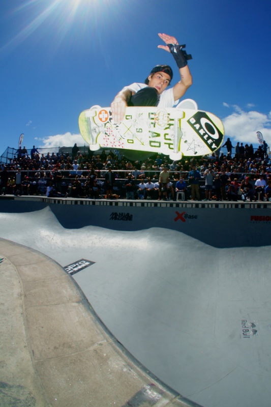 Murilo Pères. Frontside drifter over the hip.