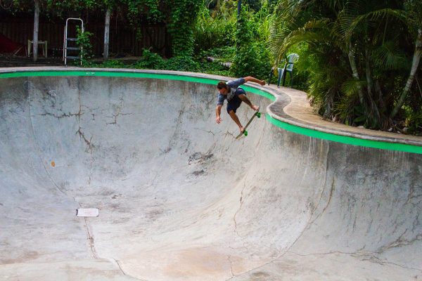 Billy barefoot roll-in.  Photo: Steele