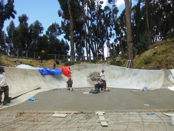 lennsen, max, juppi and a dude i don't know, working on the flat