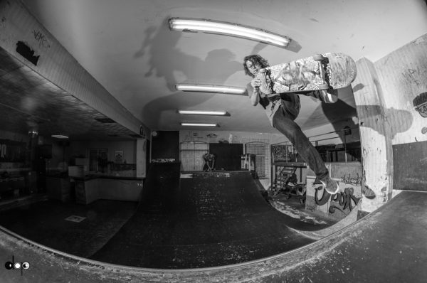 Sjoerd Vissers. Boneless.