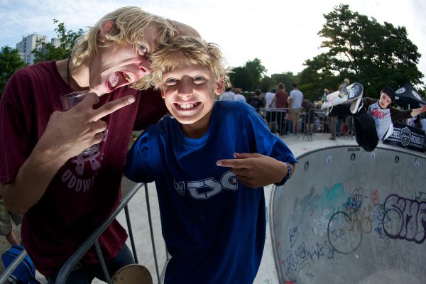 Multitasking shooting a portrait of Robian and Bergfest winner Tyler Edtmayer, while shooting 2nd place Kevin Wenzke blasting a frontside air in the deepend. 