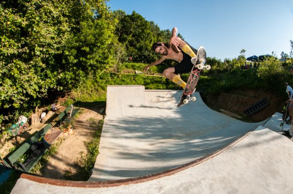 Chetos. Ollie to fakie. 