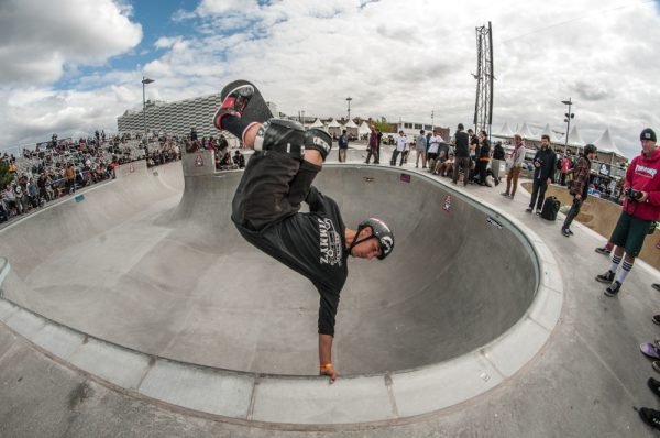 Daniel Cuervo. Invert to fakie.  Photo: Nicola Debernardi