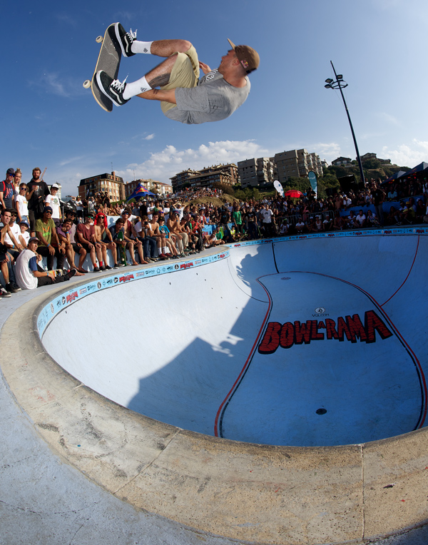Pedro Barros from Brazil. 540 stalefish helping assure his first place finish at this years Bowl-a-Rama. Photo: J. Hay