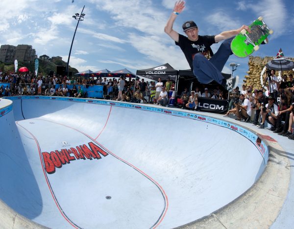 Chris Russell destroyed the bowl with a variety of original tricks and huge airs bashing down to disaster on the pool coping. Pictured here with a boneless. Photo: J. Hay