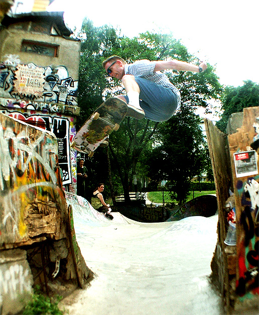 This one took a good bit of wrestling as Dave needed to stick it into the narrow bit. Gap ollie at the Flora.