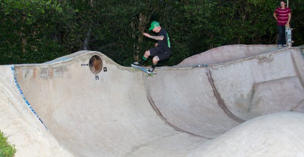 Steve "Shoota" Kelly. Frontside tailslide, not a tail stall.