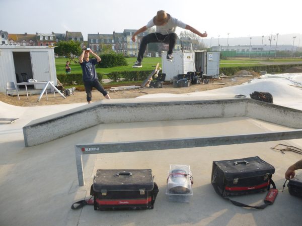 Local Pierre`s first session in the new park involved this massive 360° Flip Transfer over the ledge, way to go!