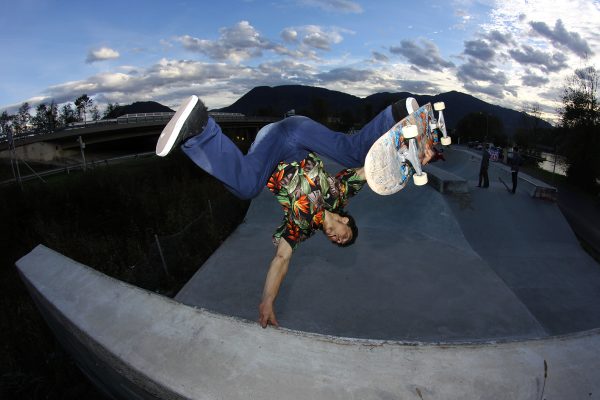 Aref Bobby Koushesh. One footed invert. Photo: Alberto "Sket" Scatolin