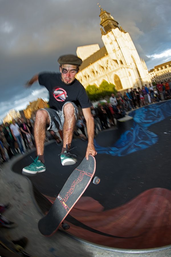 Damien. Finger flip lien to tail. 