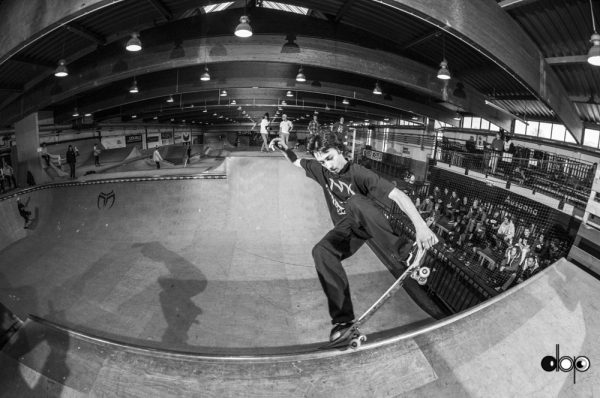 Daan van der Linden. Nosegrind tailgrab