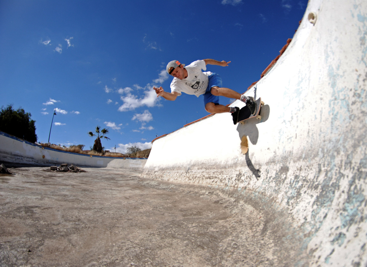 Borja Casas. White pool. Photo: Pablo Otamendi