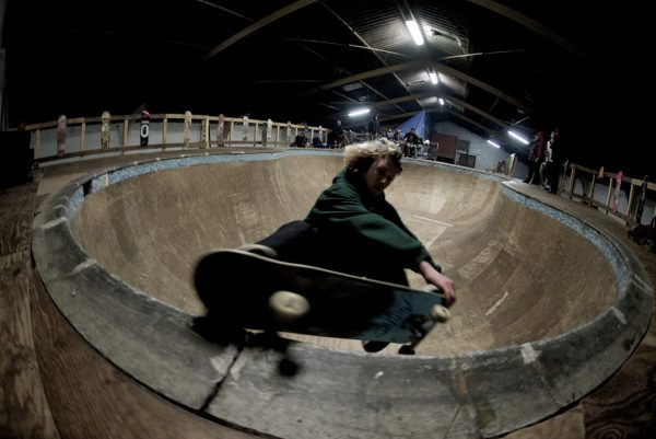 Bram Bosch. Frontside grind nosegrab. Photo: Hay