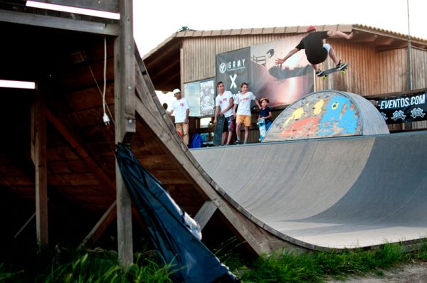 Jesus Cansino, FS Ollie al Cajón.