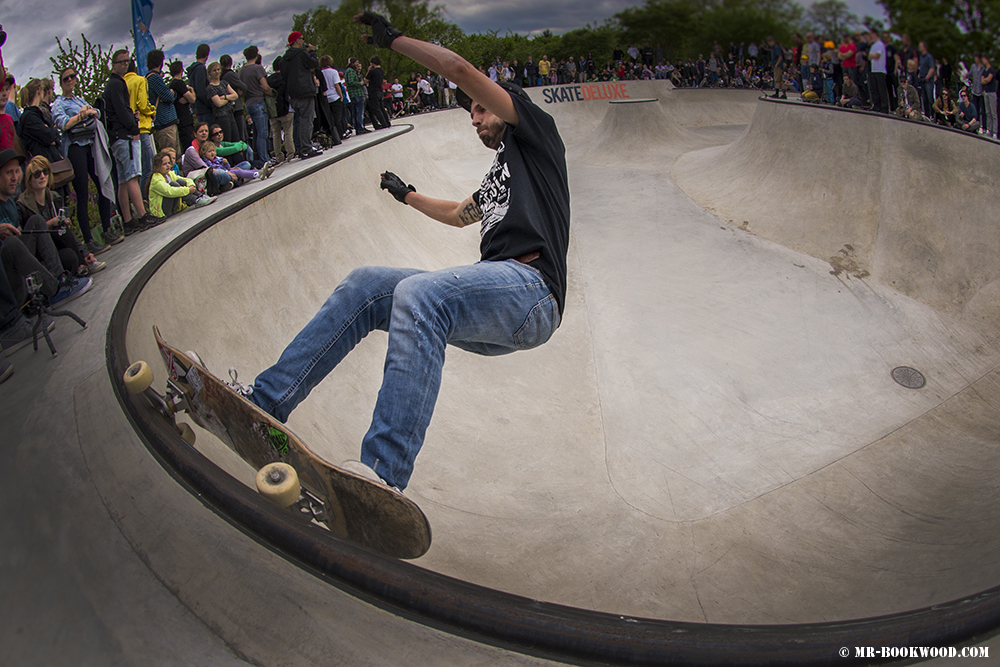 Koekie. FS 50-50 grind in the deep corner. Photo: Mr. Bookwood.