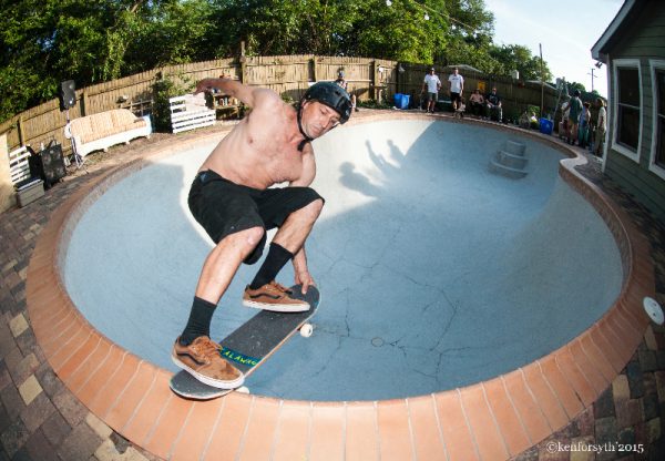 Otis Smith. Lien to tail.  Photo: Ken Forsyth