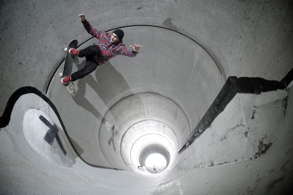 Wallride over the tit. Photo: Loïc Benoit