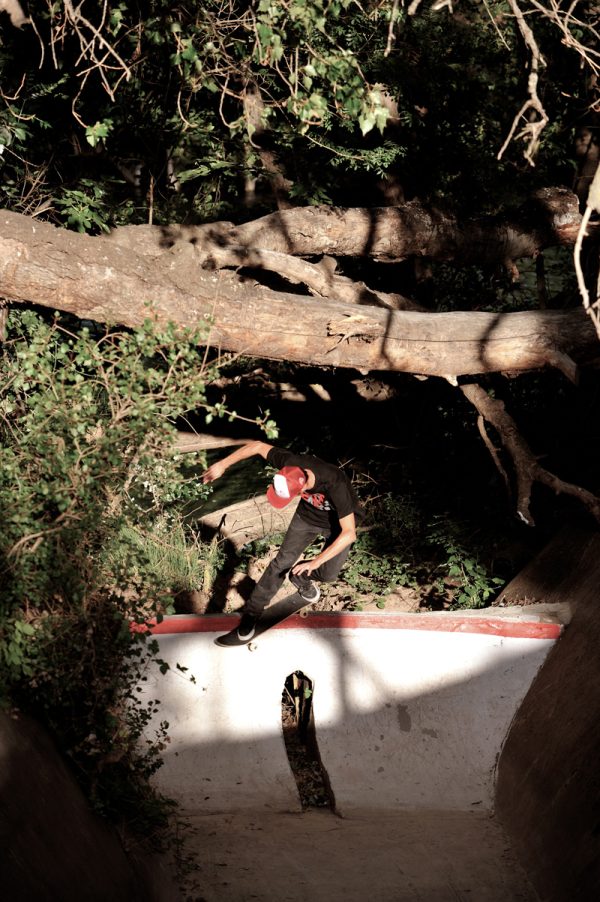 Backside smith. Photo: Loïc Benoit