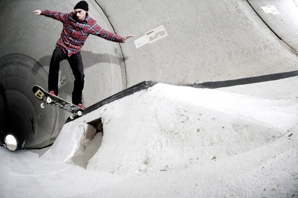 Backside tailslide. Photo: Loïc Benoit