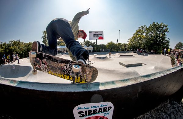 Julien Benoliel. Backside nosegrind. Photo:  Amin Olve Klungseth Ullah