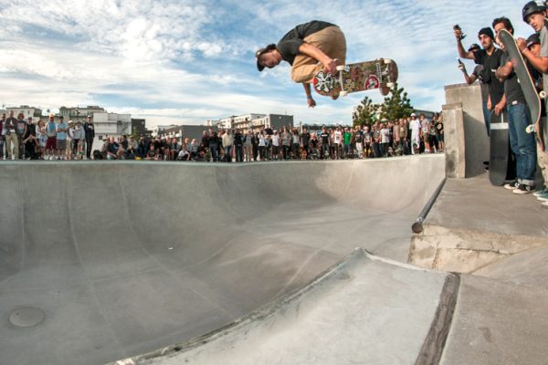 Kevin Kowalski. Backside air channel transfer. Photo: Nicola Debernardi