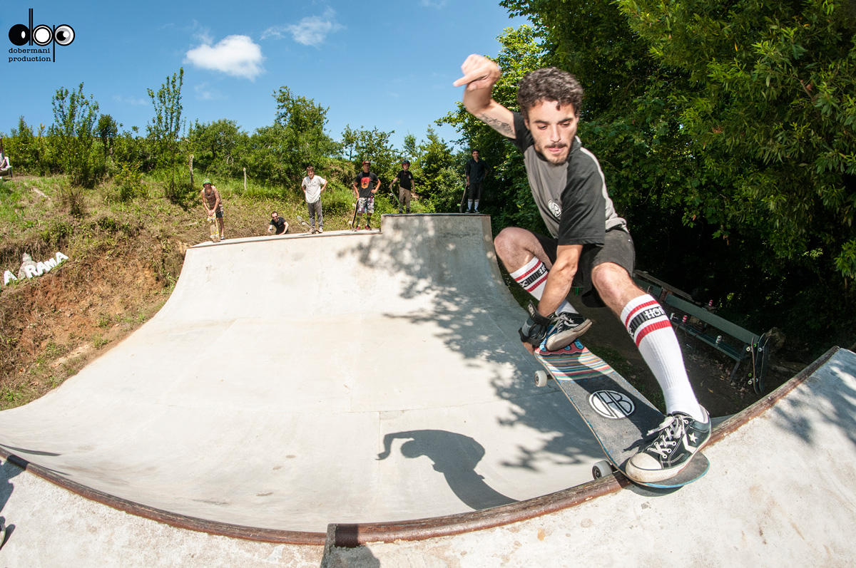 Pablo Ribera. Frontside crail.