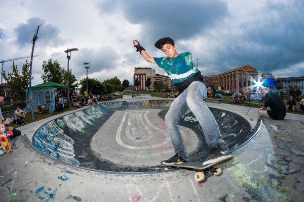 Alejandro Martinez. Frontside lipslide. 