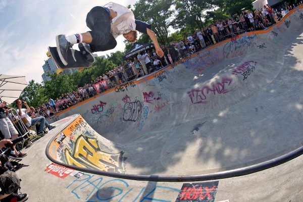 Jamie Mateu. Body jar. Backside air to tail. 