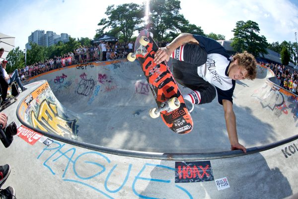 Jaime Mateu. Fakie layback air. 