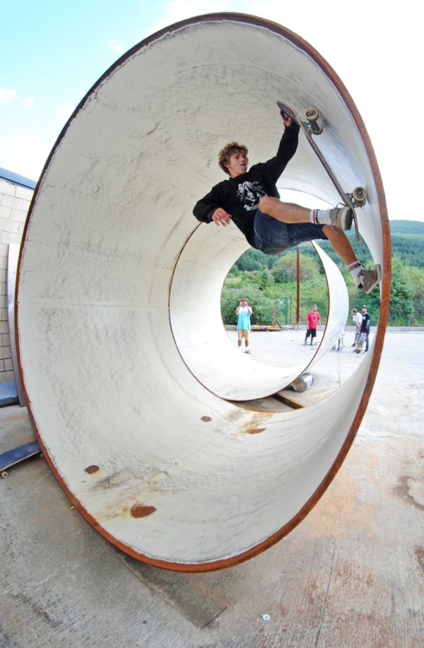 Jaime Mateu. Nose grab one footer madness.