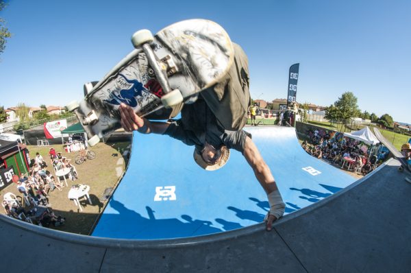 Aref Bobby Koushesh. Hand plant. 