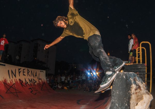 Carlos Neira. Back smith grind to grind. Photo: Borja Benjumeda 